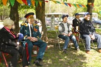 Увеличить и посмотреть фото Праздник на дворовой площадке, посвящённый 71-годовщине Победы в Великой Отечественной войне