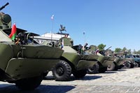 Увеличить и посмотреть фото Сотрудники полиции Западного округа приняли участие в патриотической акции - бронепробег «Дорога Мужества»