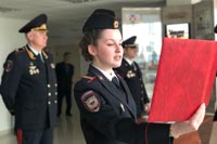 Увеличить и посмотреть фото Начальник УВД по ЗАО генерал-майор полиции Андрей Пучков поздравил вновь прибывших сотрудников УВД по ЗАО с принятием Присяги