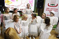 Увеличить и посмотреть фото Мероприятие, посвященное Дню семьи, любви и верности