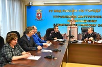 Увеличить и посмотреть фото Встреча молодых сотрудников с руководством УВД и членами Общественного совета при УВД по ЗАО