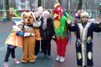 Всем двором встречаем Новый год