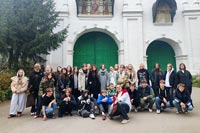 В муниципальном округе Проспект Вернадского в городе Москве для учащихся общеобразовательной школы провели выездное мероприятие в город Звенигород